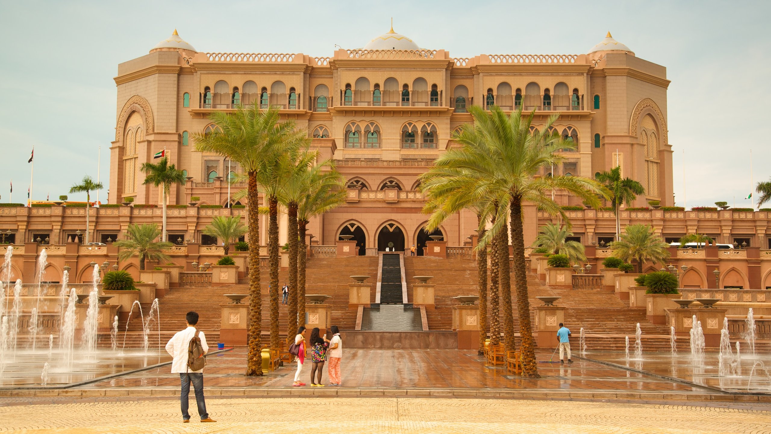 Abu Dhabi City Tour & Packages 2025 – Book Now